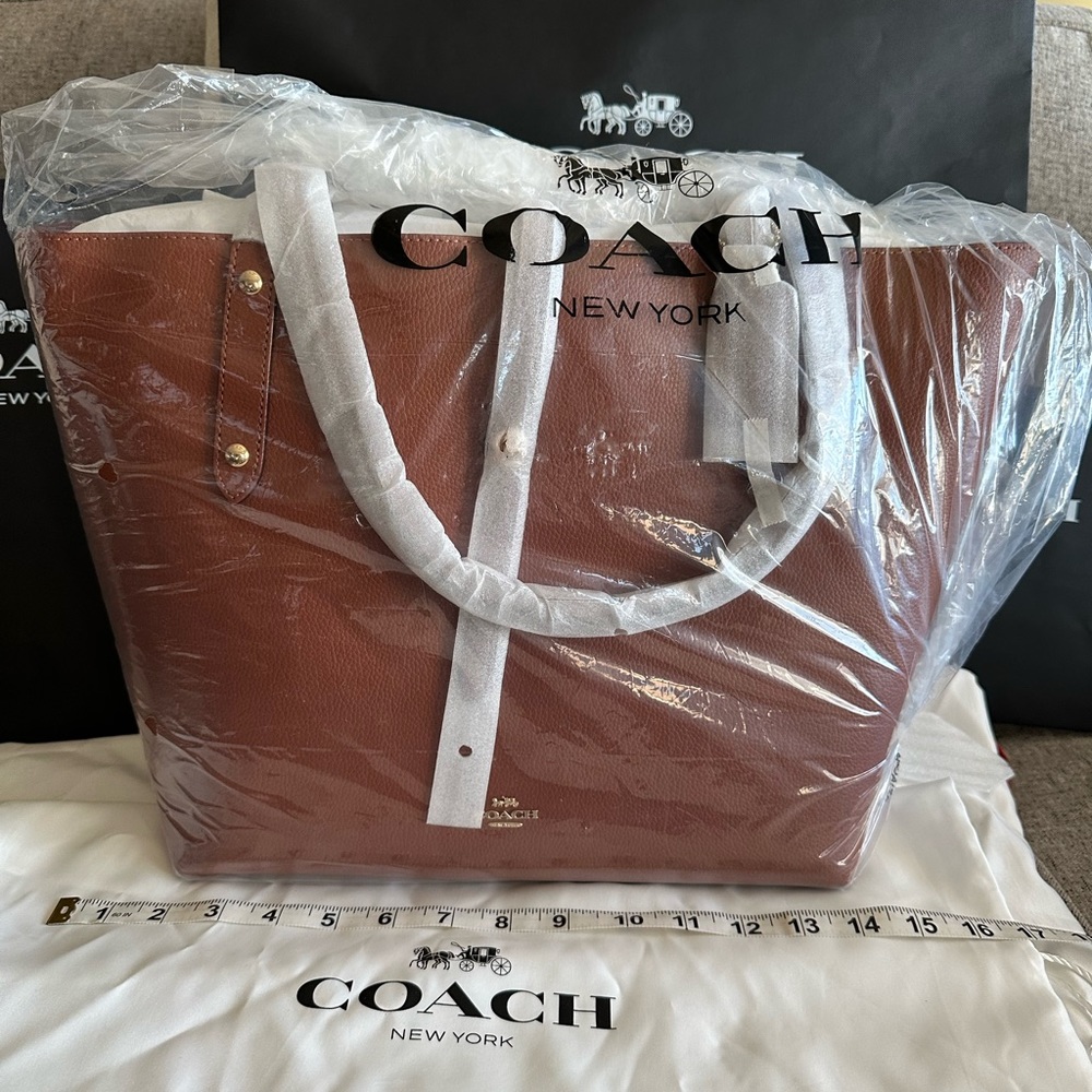 AUTHENTIC NWT COACH MARKET TOTE